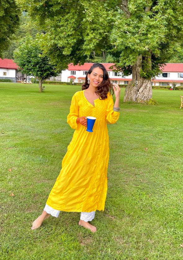 Umaiza Chikankari Muslin Straight Kurta