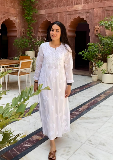 Umaiza Chikankari Muslin Straight Kurta