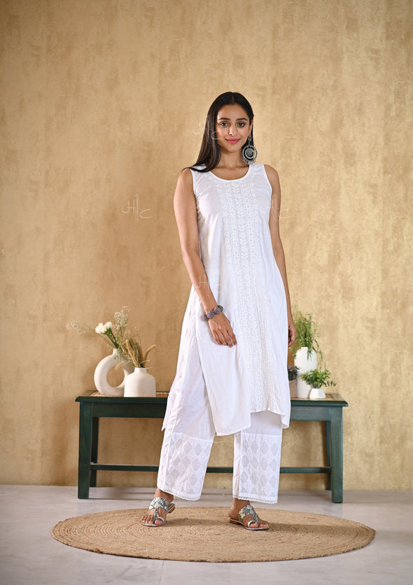 Tiraq Chikankari Cotton Sleeveless Straight Kurta
