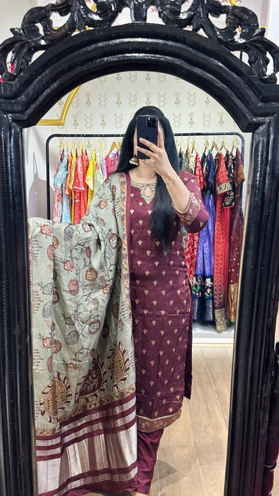 Maroon Kurti With Teal Blue Gajji Silk Dupatta