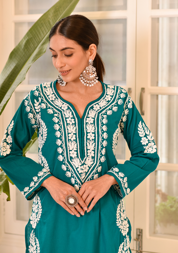 Akilah Chikankari Cotton Straight Kurta