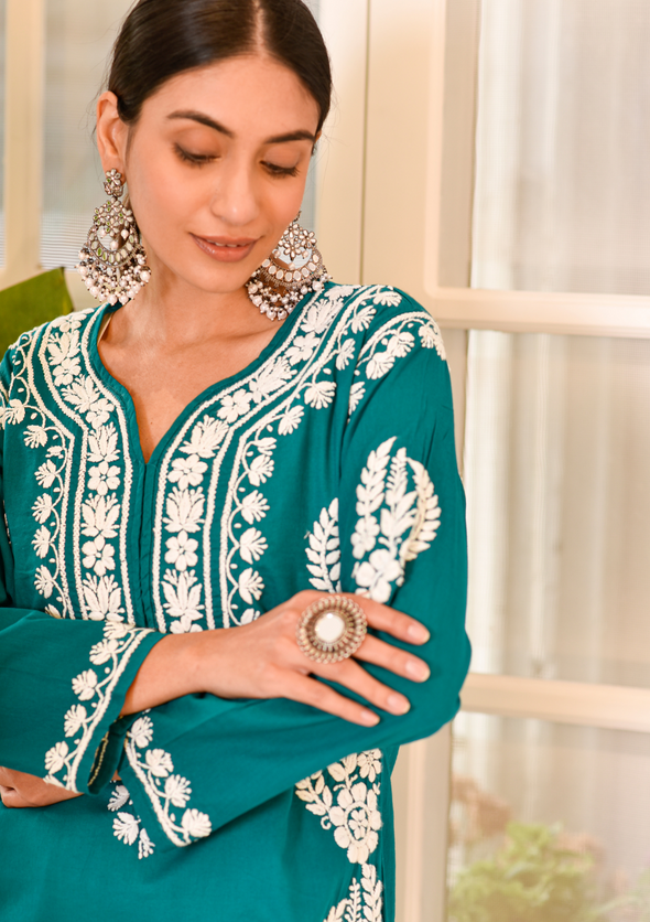 Akilah Chikankari Cotton Straight Kurta