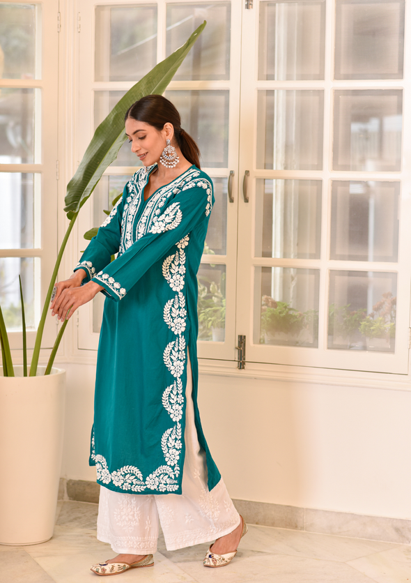 Akilah Chikankari Cotton Straight Kurta