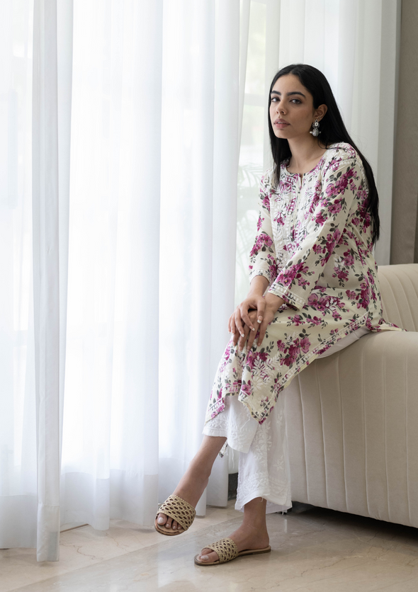 Dareen Chikankari Mulmul Straight Kurta