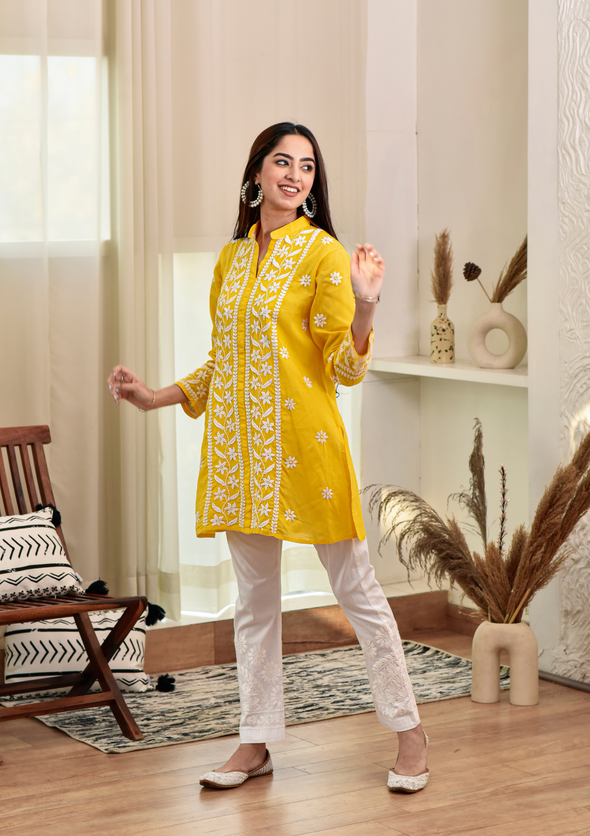 Thaniya Chikankari Cotton Straight Short Kurta