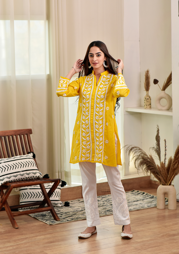 Thaniya Chikankari Cotton Straight Short Kurta