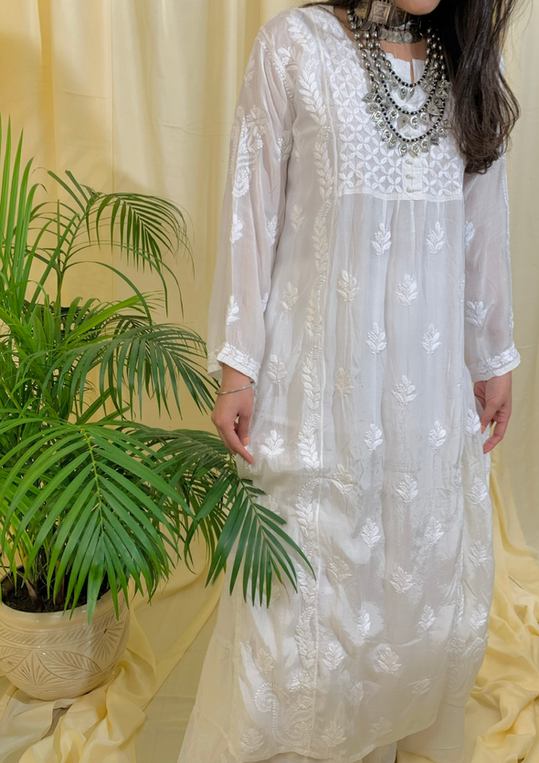 Umaiza Chikankari Muslin Straight Kurta